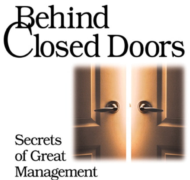 BEHIND CLOSED DOORS SECRETS OF GREAT MANAGEMENT 172 PAGES IN ENGLISH